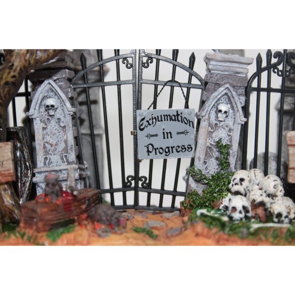 Lemax Spookey Town - Cemetery Gate - Picture 8 of 8